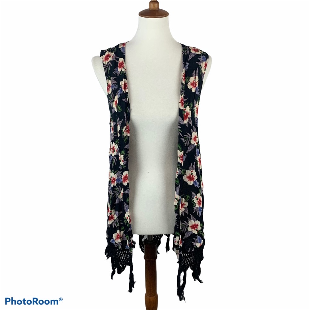 🧡Trafaluc Zara Boho vest Floral fringe size Med